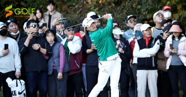 GOLFER NỮ SỐ MỘT THẾ GIỚI LẠC QUAN DÙ CHẤN THƯƠNG
