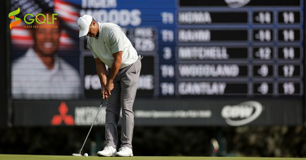 TIGER WOODS SUÝT GHI ALBATROSS TRÊN PGA TOUR