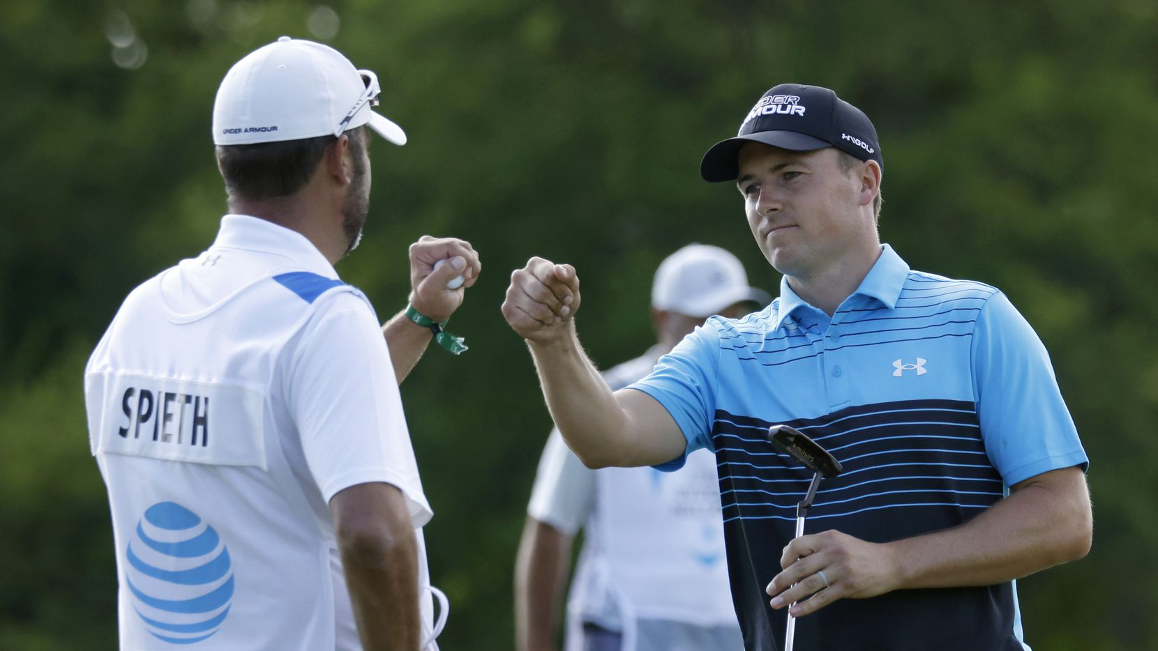 Jordan-spieth-gay-an-tuong-tai-vong-1-at&t-byron-nelson